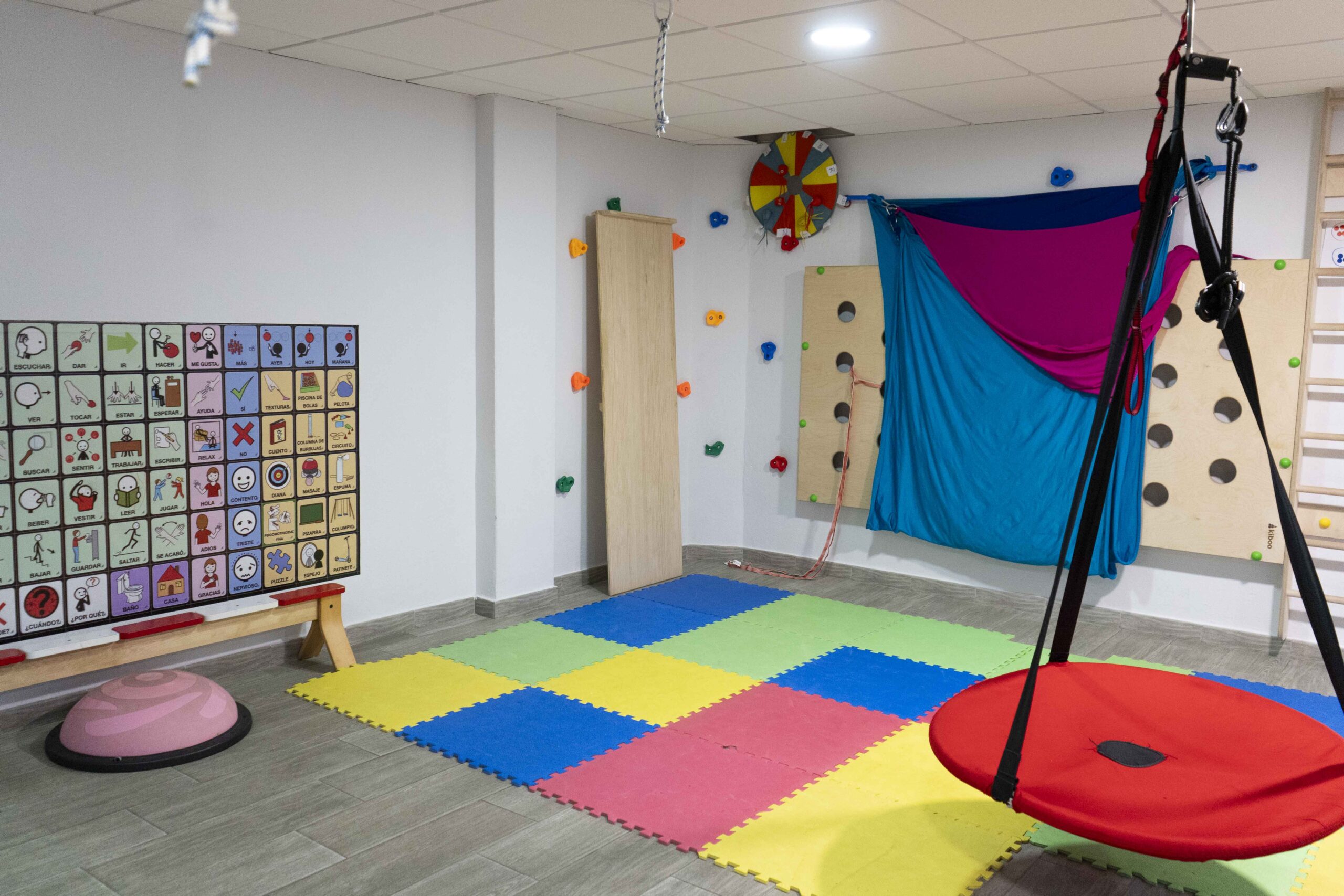 Sesión de terapia y acompañamiento familiar en Centro Aumenta Fuenlabrada